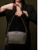 Bolsa Tiracolo Laura em Couro Legítimo Oliva